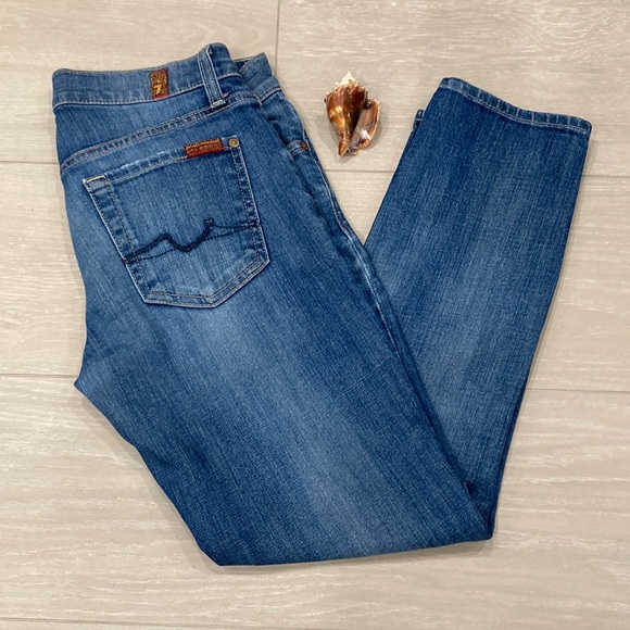 🌊EUC 7 For All Mankind Crop Roxanne Jeans Size 26🌊 - Picture 1 of 8